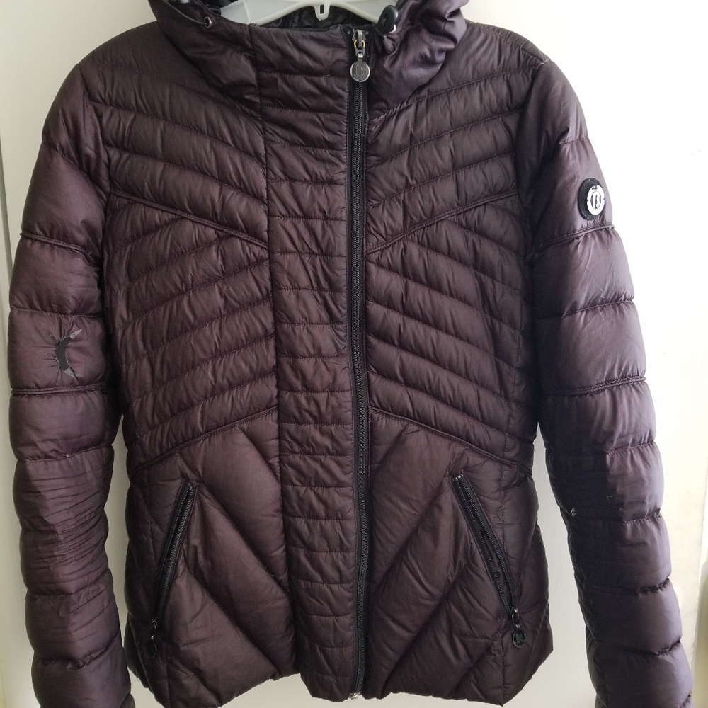 Bernardo Puffy Jacket size medium